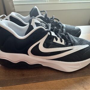 Nike Giannis Imortality 3 Black and White Sneakers